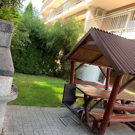 Bamboo Wellness Apartment Siofok Bagian luar foto