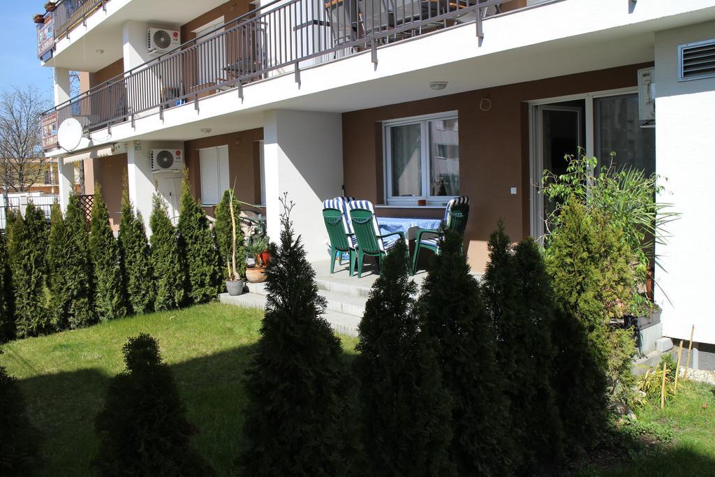 Bamboo Wellness Apartment Siofok Ruang foto