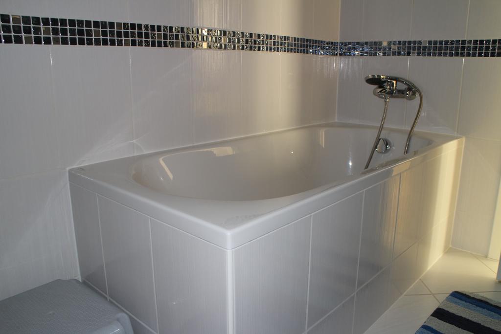 Bamboo Wellness Apartment Siofok Ruang foto
