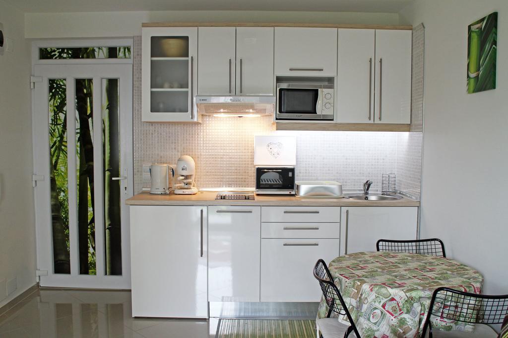 Bamboo Wellness Apartment Siofok Bagian luar foto