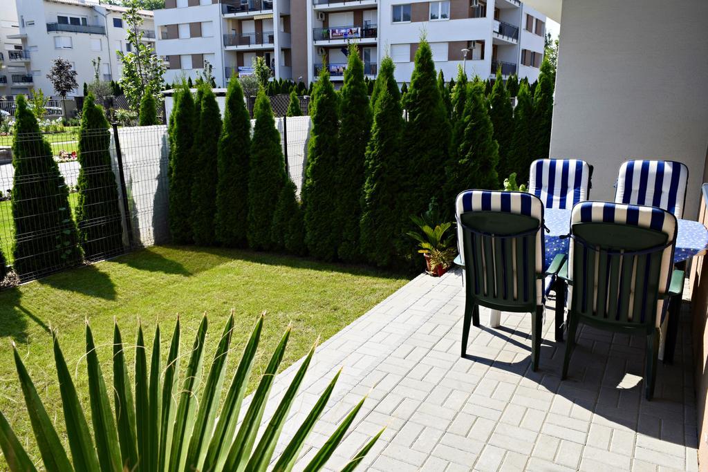 Bamboo Wellness Apartment Siofok Bagian luar foto