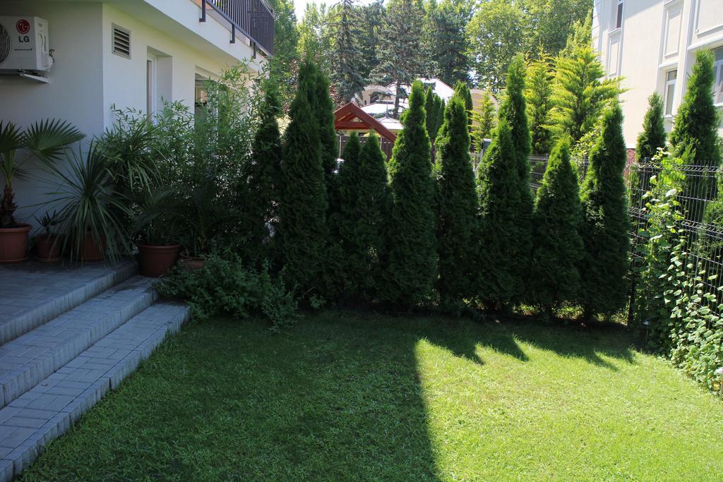 Bamboo Wellness Apartment Siofok Bagian luar foto