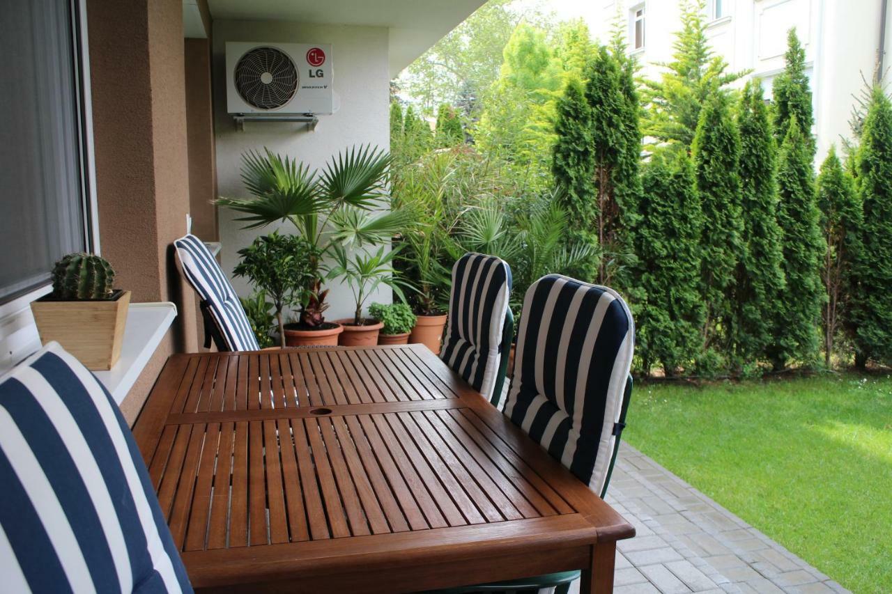 Bamboo Wellness Apartment Siofok Bagian luar foto