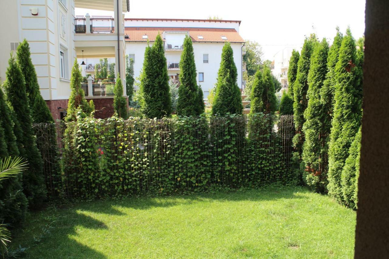 Bamboo Wellness Apartment Siofok Bagian luar foto